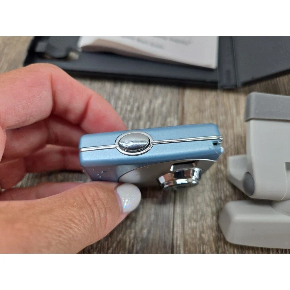 SiPix Stylecam Blink II Blue Silver Fixed Focus Digital Camera - Powers On